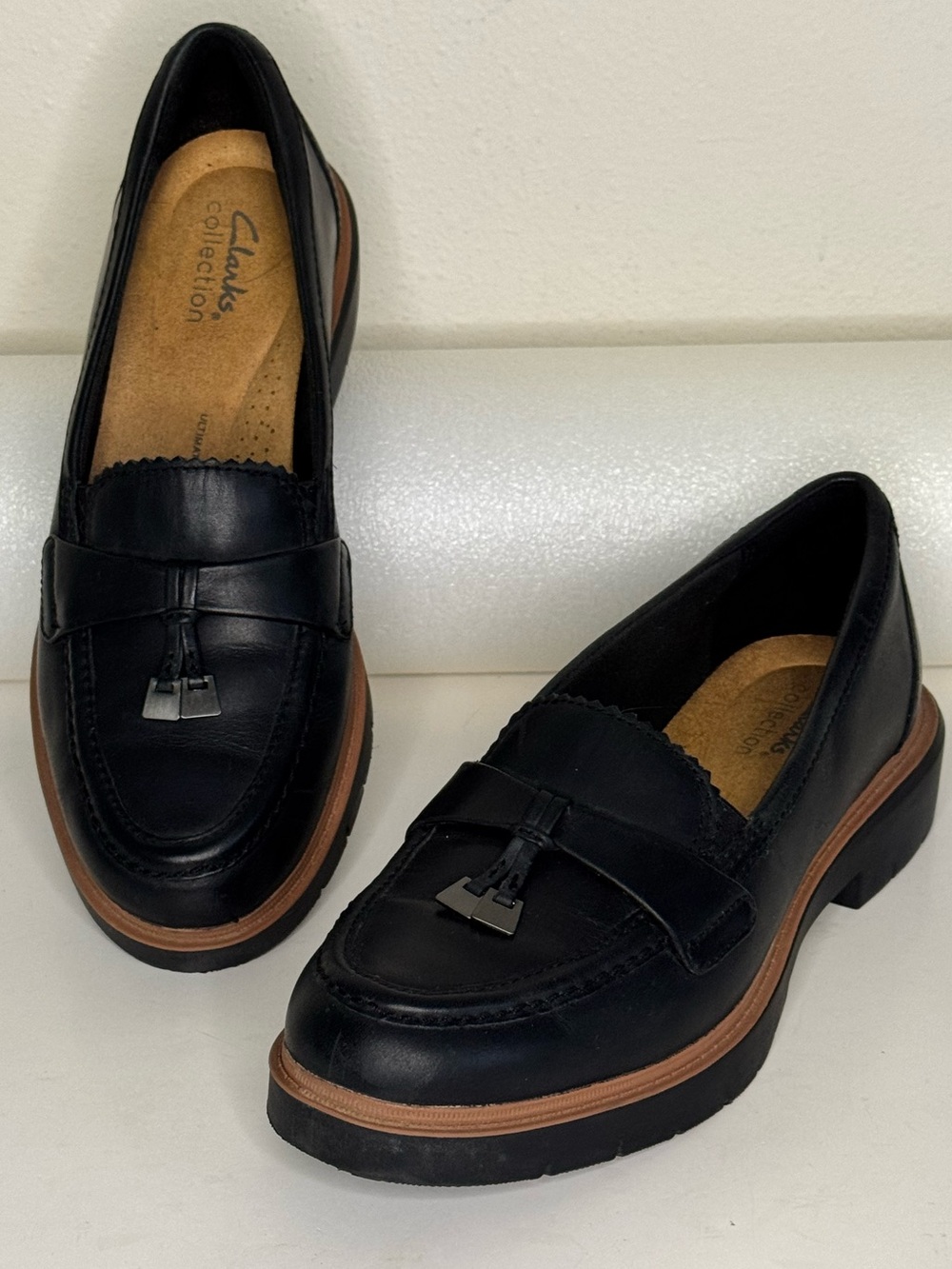 Clarks Westlynn Bella Black Tassel Leather Comfort Lug Sole Loafers Women’s 7